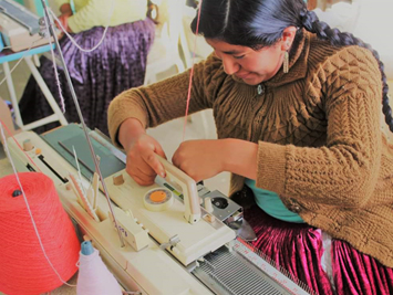 220026 - Bolivia: Furgone indispensabile per le donne Aymara che lavorano in piccole imprese 