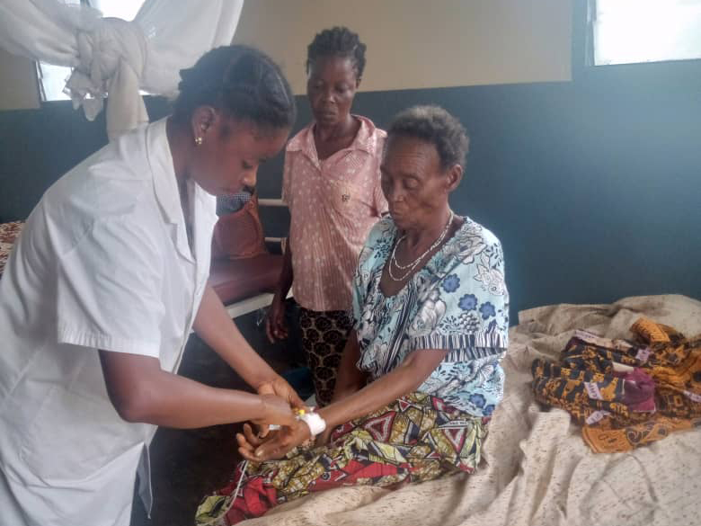 230002 - RD Congo: Superare l'isolamento e rafforzare l'assistenza sanitaria