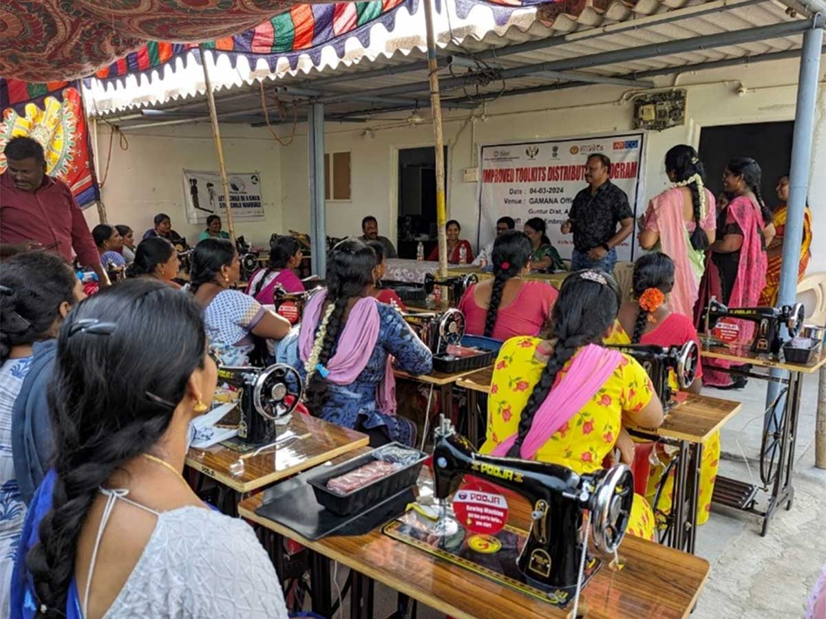 240007 - India: le giovani donne alfabetizzate e istruite hanno alternative al matrimonio precoce