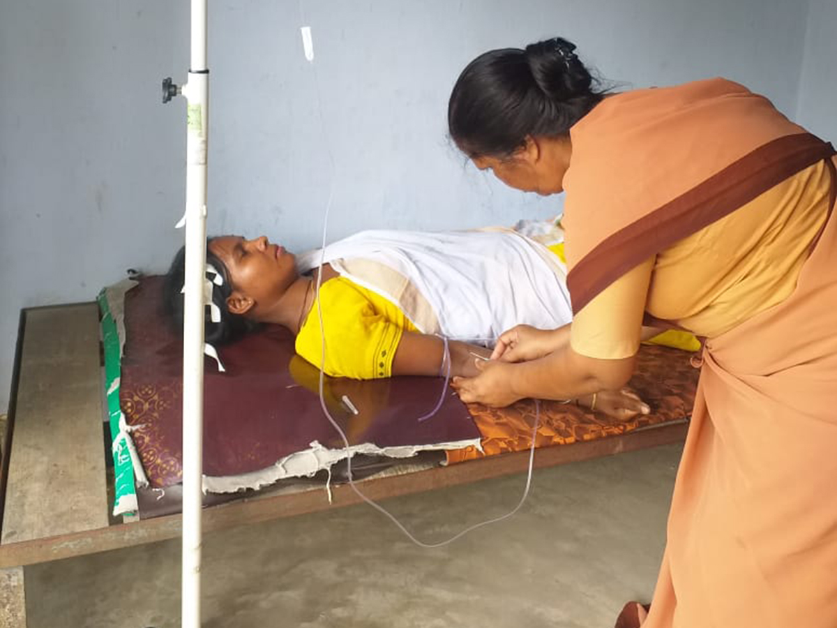 240021 -  India: veicolo per l'assistenza sanitaria di base