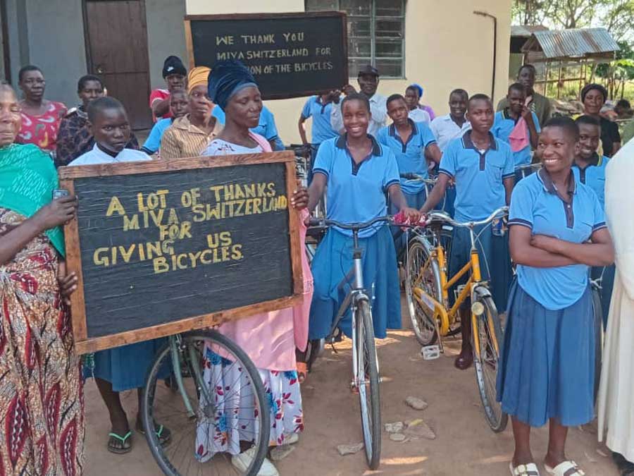 250024 - Tanzania: Pedalare invece di abbandonare la scuola
