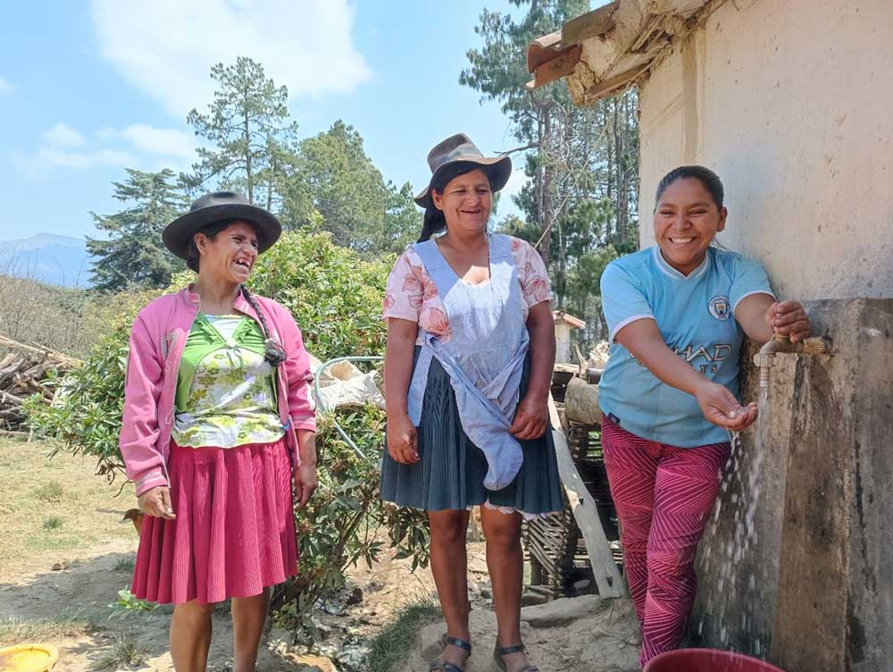 250025 - Bolivia: dalla nebbia nasce nuova vita